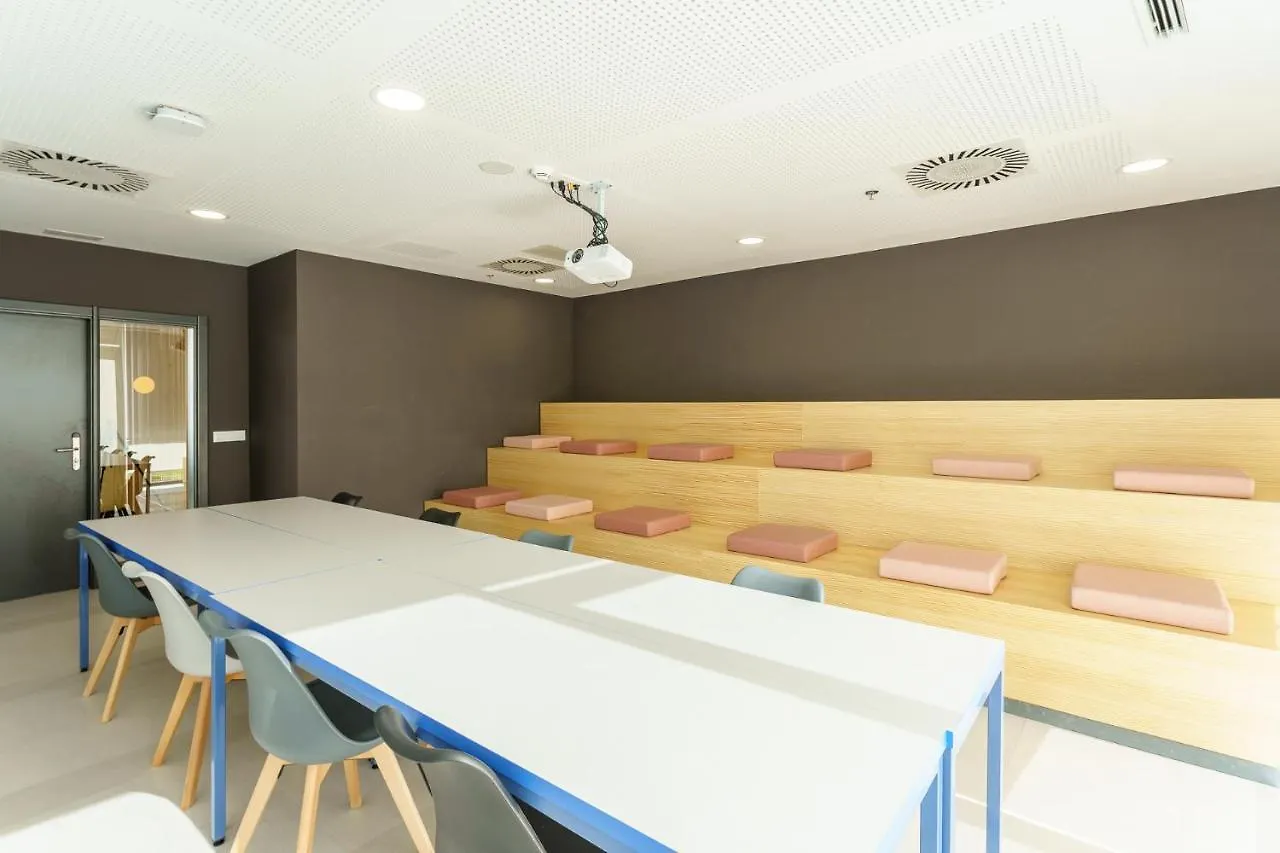 Residencia Universitaria Resa Campus Málaga 0*,